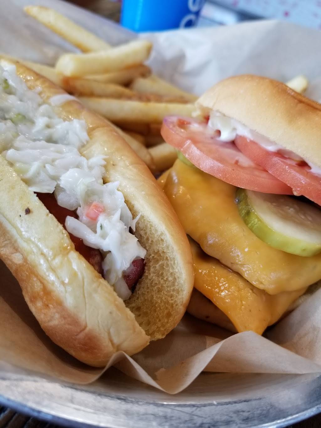 Zesto Burgers & Ice Cream | restaurant | 2600 New Walkertown Rd, Winston-Salem, NC 27101, USA | 3367935548 OR +1 336-793-5548