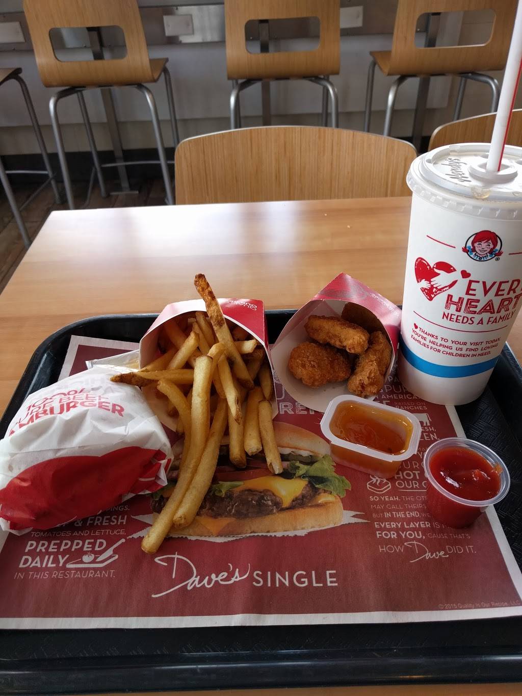 Wendys | restaurant | 1110 S Mt Vernon Ave, Colton, CA 92324, USA | 9098258499 OR +1 909-825-8499