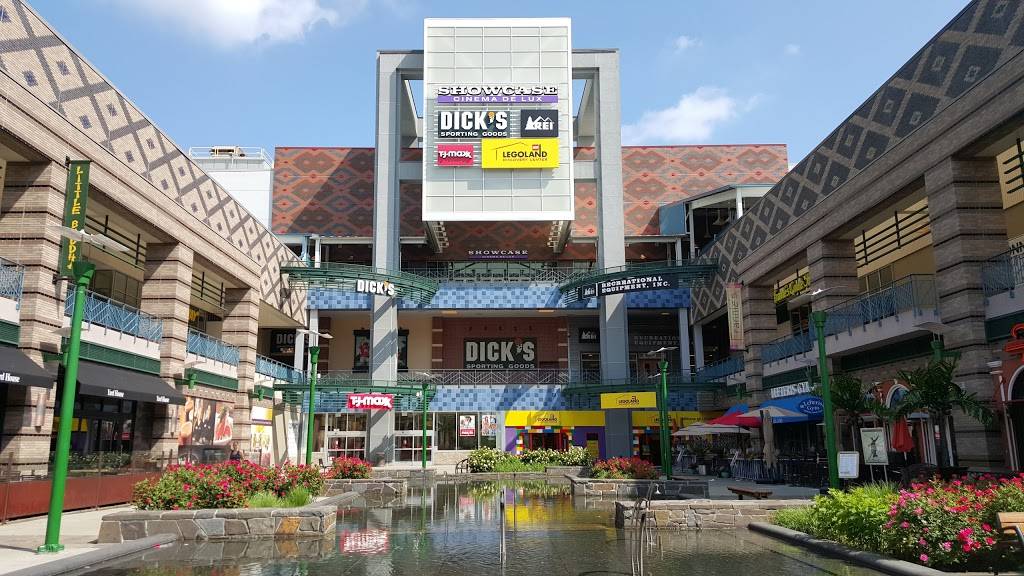 Showcase Cinema de Lux Ridge Hill | restaurant | 29 Fitzgerald Street, Yonkers, NY 10710, USA | 8003154000 OR +1 800-315-4000