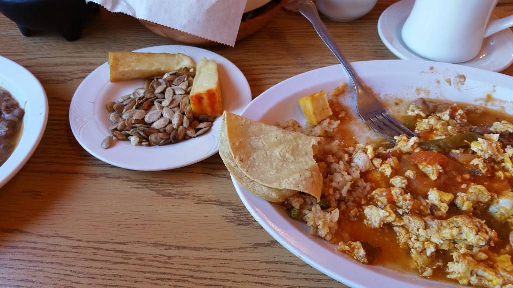 Bellas Funtes | restaurant | 1725 W 47th St, Chicago, IL 60609, USA | 7732471983 OR +1 773-247-1983