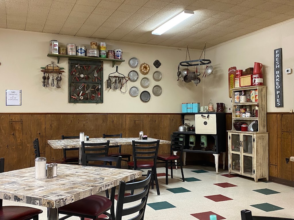 Hickmans Restaurant | restaurant | 936 Broadway St, Aspermont, TX 79502, USA | 9409892220 OR +1 940-989-2220