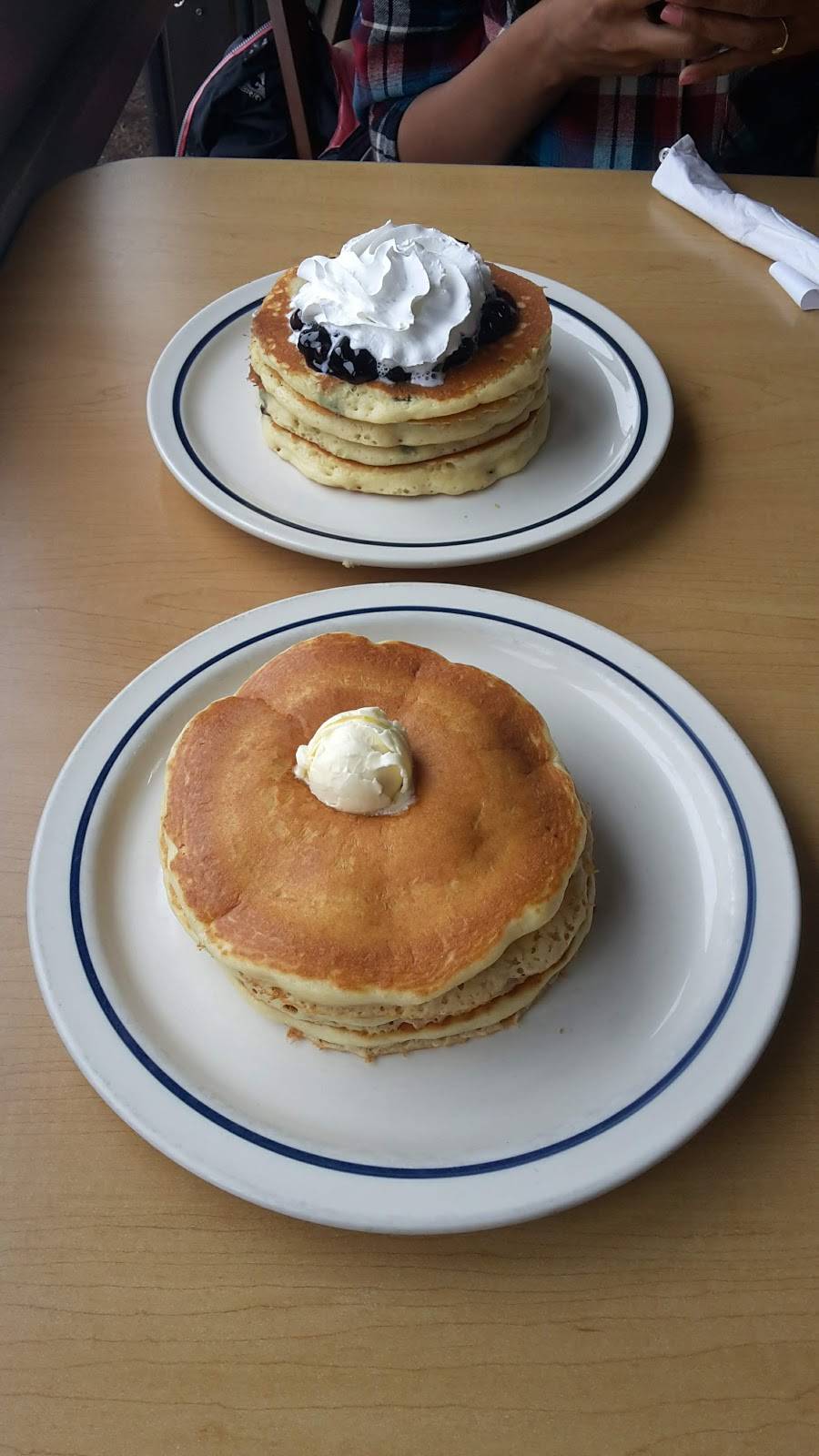IHOP | bakery | 51 McHenry Rd, Buffalo Grove, IL 60089, USA | 8475378631 OR +1 847-537-8631