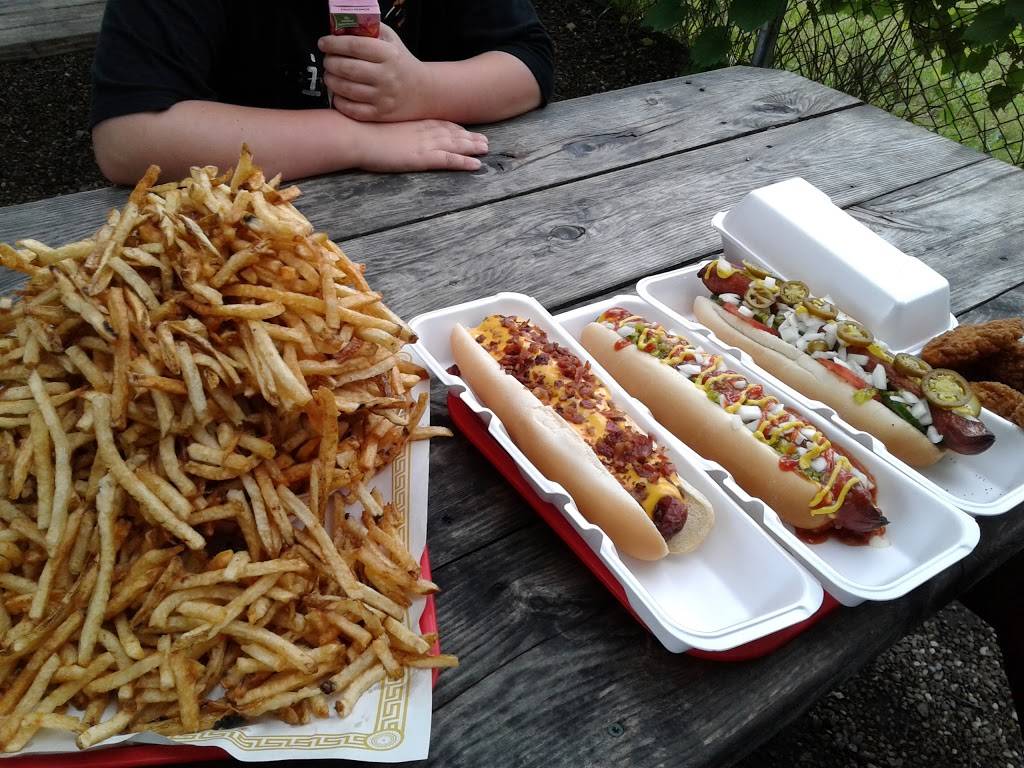 Scooters World Famous Dawg House | restaurant | 9600 Blackbrook Rd, Mentor, OH 44060, USA | 4403548480 OR +1 440-354-8480