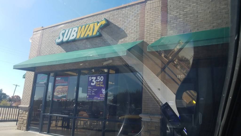 Subway | restaurant | 107 N Cedar Ridge Dr #136, Duncanville, TX 75116, USA | 9722967111 OR +1 972-296-7111