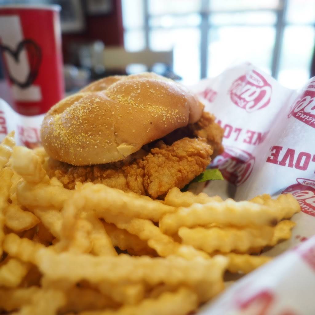 Raising Canes Chicken Fingers | meal takeaway | 2108 S College Ave, Fort Collins, CO 80525, USA | 9704821812 OR +1 970-482-1812