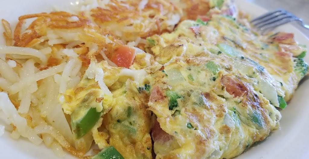 Theos Family Restaurant | restaurant | 11747 13 Mile Rd, Warren, MI 48093, USA | 5869396580 OR +1 586-939-6580