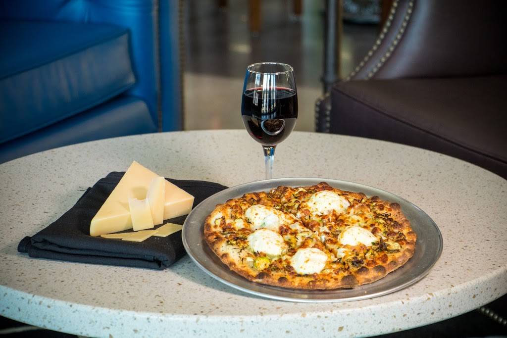 The Backlot | restaurant | 4005 South Ave Suite A, Springfield, MO 65807, USA | 4177089599 OR +1 417-708-9599