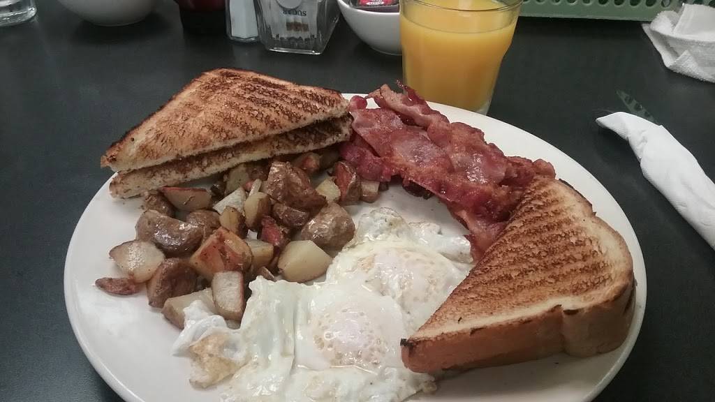 Verns Place | restaurant | 16 Jamestown St, Randolph, NY 14772, USA | 7163585166 OR +1 716-358-5166