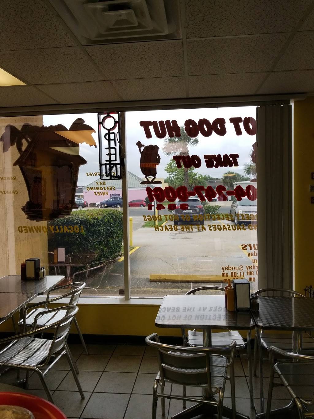 Hot Dog Hut | restaurant | 1439 3rd St S, Jacksonville Beach, FL 32250, USA | 9042473641 OR +1 904-247-3641