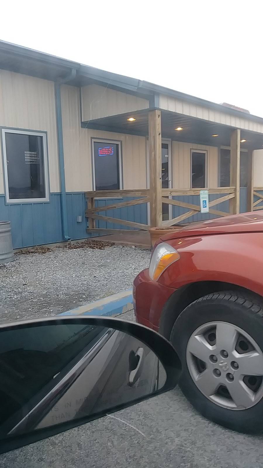 Grumpys Smokehouse | restaurant | 7335 Cox Dr, Carterville, IL 62918, USA | 6189972272 OR +1 618-997-2272