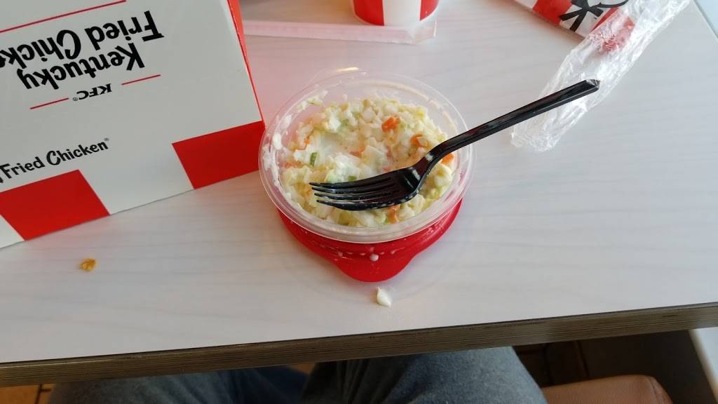 KFC | restaurant | 12420 La Grange Rd, Louisville, KY 40245, USA | 5022410347 OR +1 502-241-0347