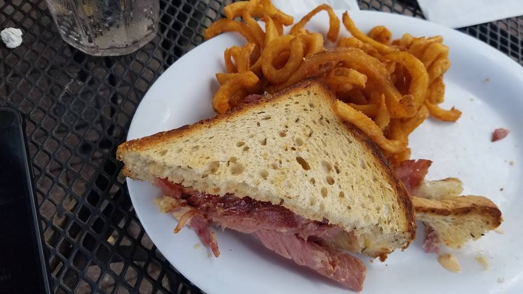 Beef O Bradys | restaurant | 102 W Polk Ave, Auburndale, FL 33823, USA | 8639680010 OR +1 863-968-0010