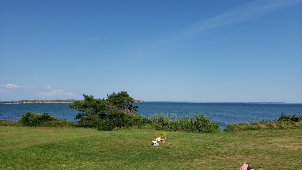 Cuttyhunk Fishing Club | restaurant | 1 Road to the Landing, Cuttyhunk, MA 02713, USA | 5089970858 OR +1 508-997-0858