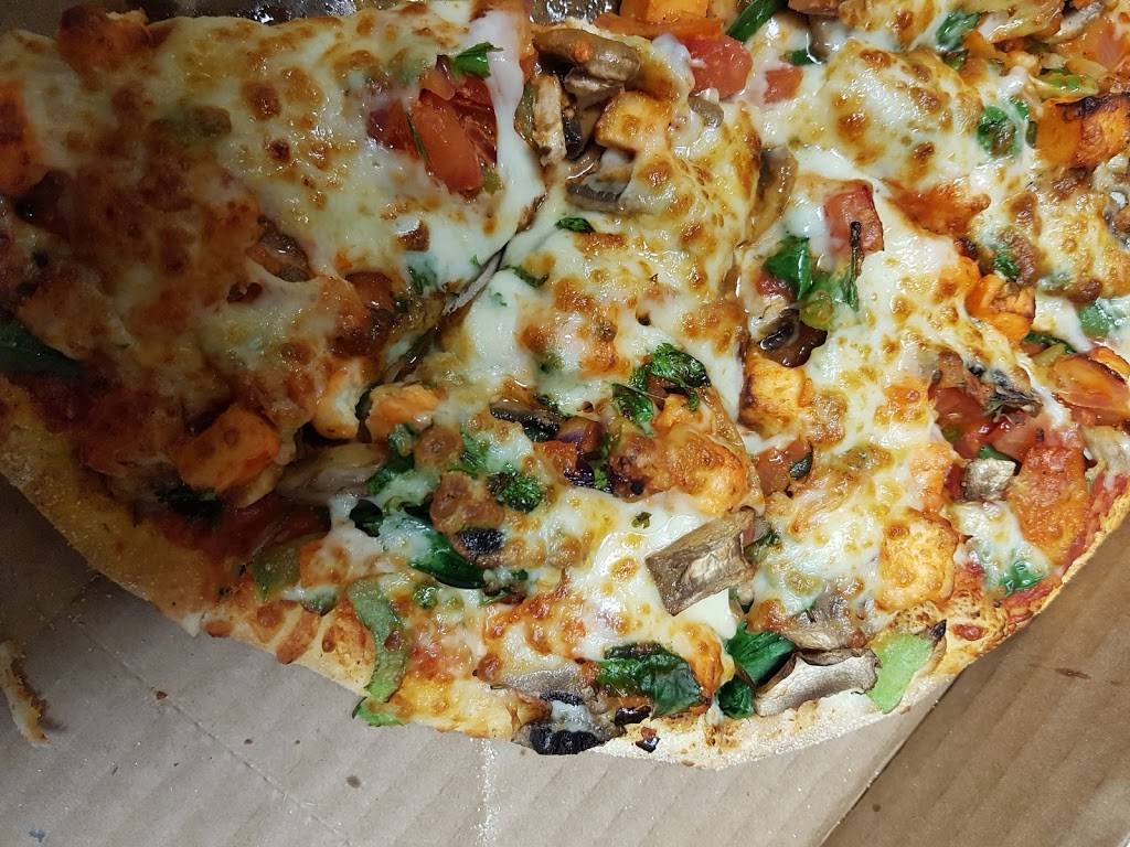 The Pizza Edge | restaurant | 8990 Chinguacousy Rd, Brampton, ON L6Y 5X6, Canada | 9054520660 OR +1 905-452-0660