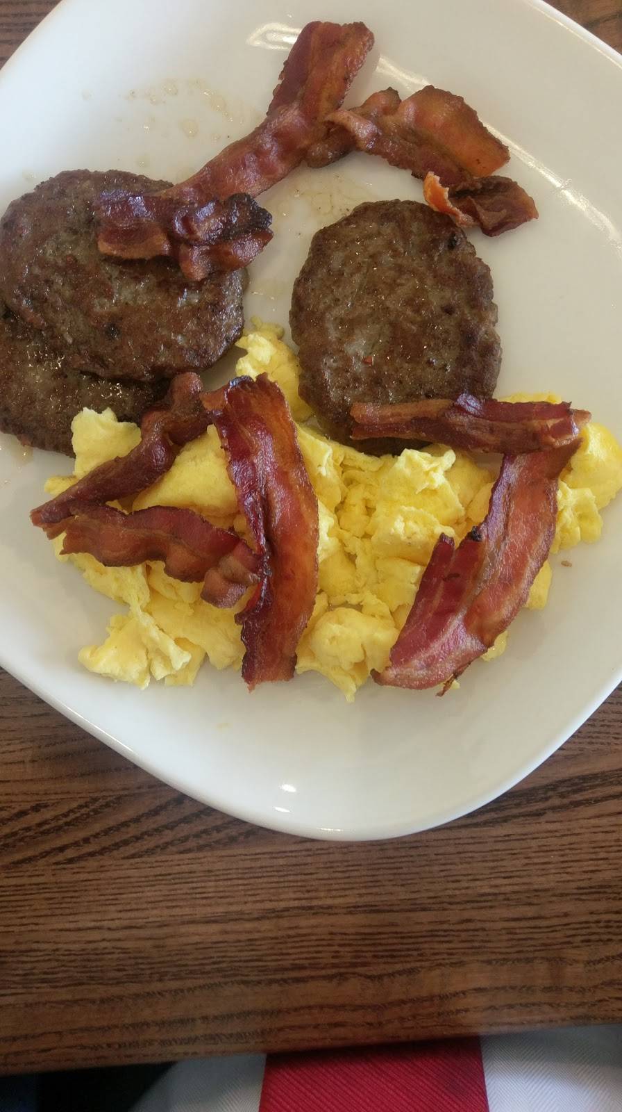 Le Peep - Pepperwood | restaurant | 559 N 155th Plaza, Omaha, NE 68154, USA | 4024081728 OR +1 402-408-1728