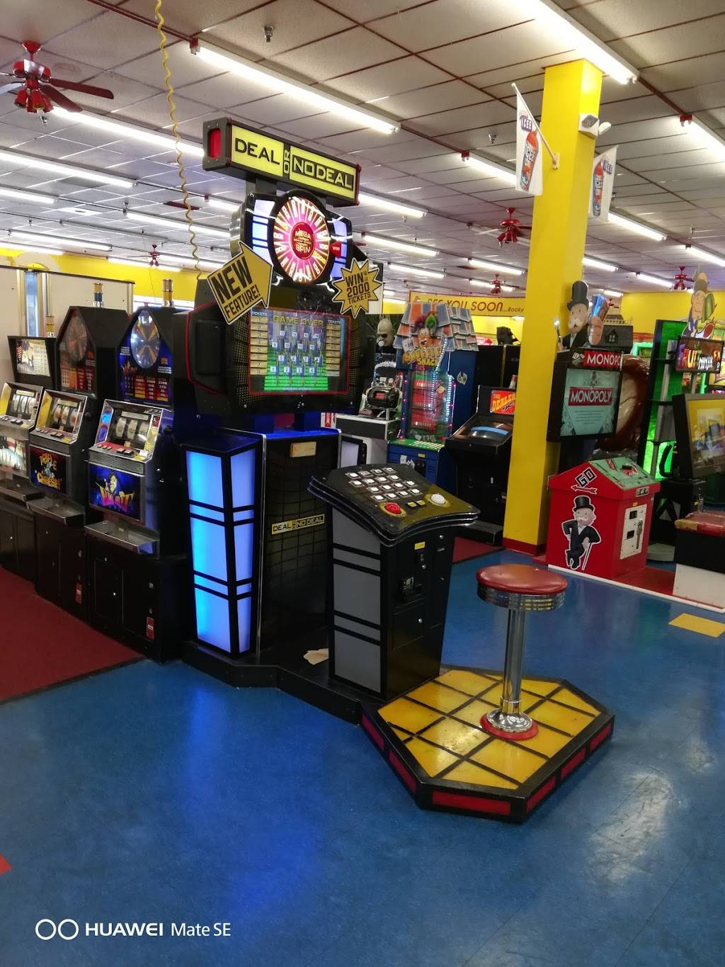 The Peoples Choice Family Fun Center | restaurant | 2411 Grand Ave, Waukegan, IL 60085, USA | 8477374026 OR +1 847-737-4026