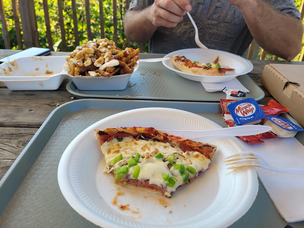 Cantine Sportive | restaurant | 106 Rue Saint-Jacques S, Causapscal, QC G0J 1J0, Canada | 4187563878 OR +1 418-756-3878