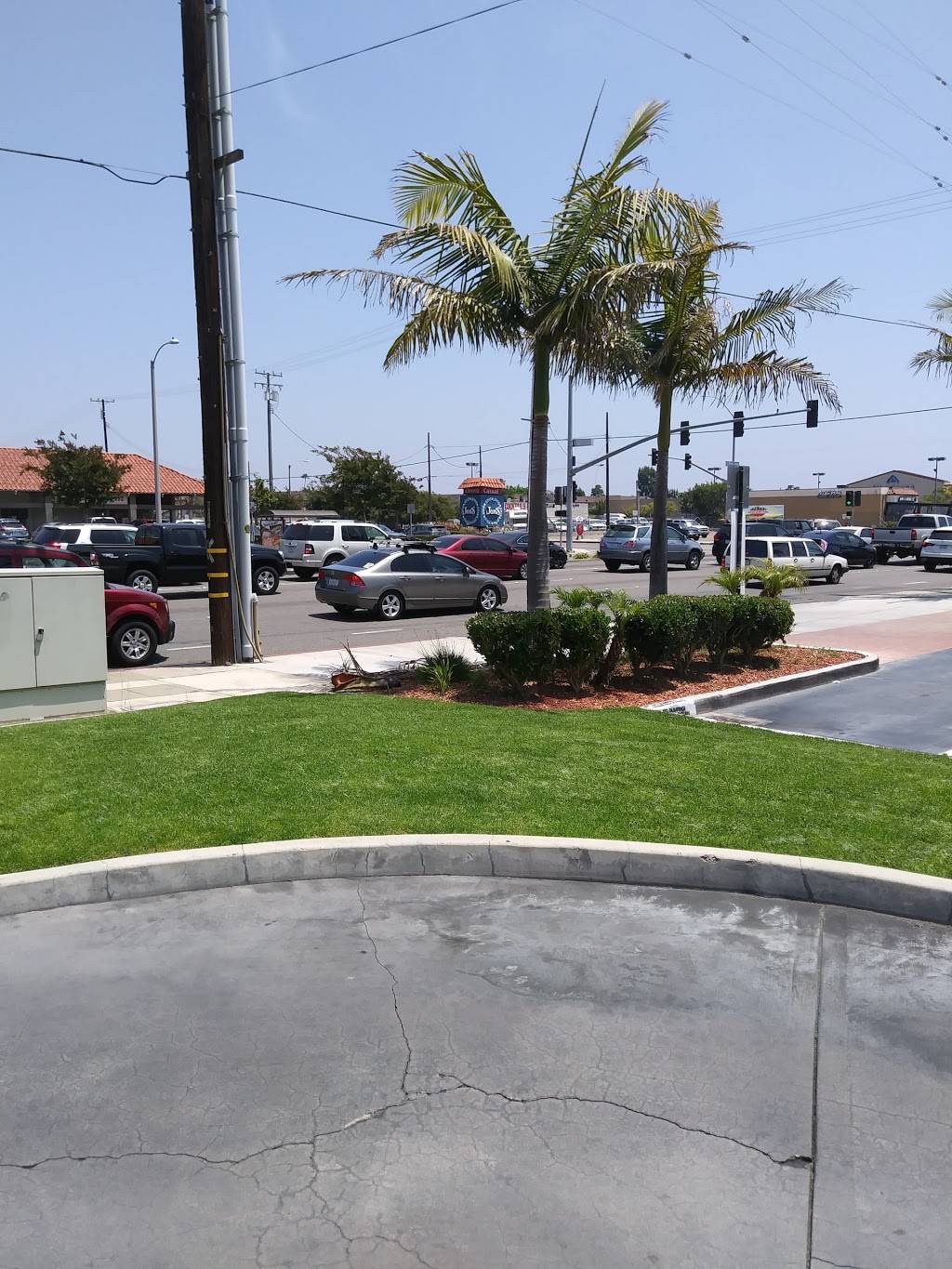 Starbucks | cafe | 16471 Bolsa Chica St, Huntington Beach, CA 92649, USA | 7148409676 OR +1 714-840-9676