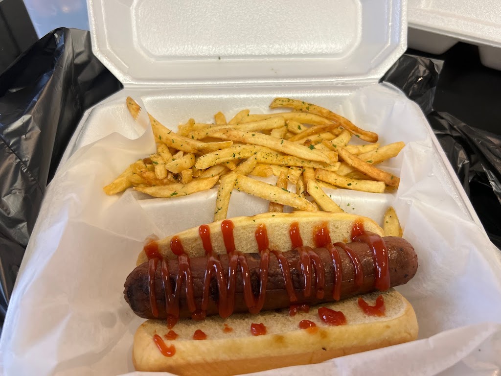 Léa-Léa’s Gourmet Dogs | restaurant | 3408 S University Ave ste3, Little Rock, AR 72204, USA | 5012463008 OR +1 501-246-3008