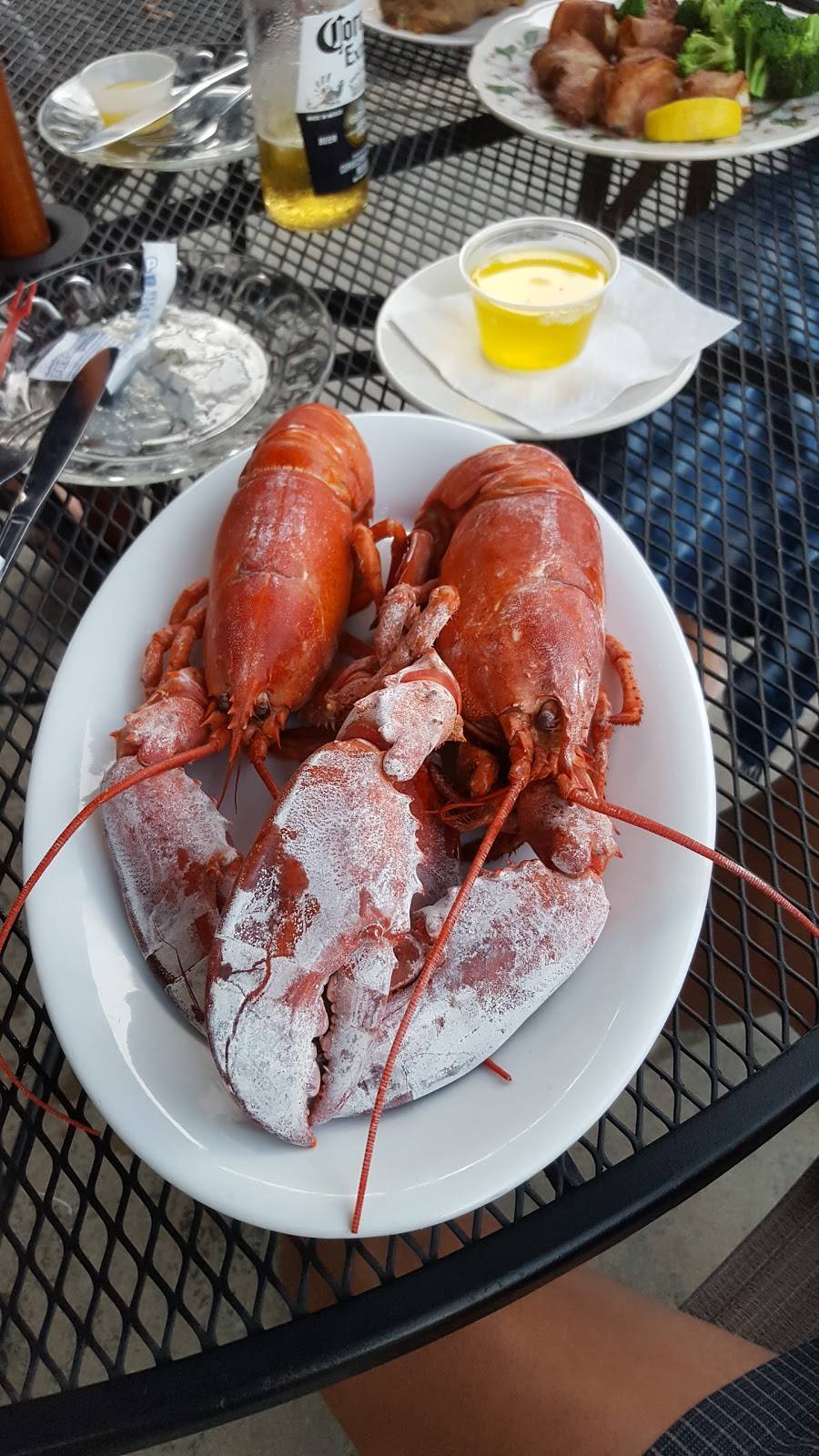 Litchfields Bar and Grill Restaurant | restaurant | 2135 Post Rd, Wells, ME 04090, USA | 2076465711 OR +1 207-646-5711