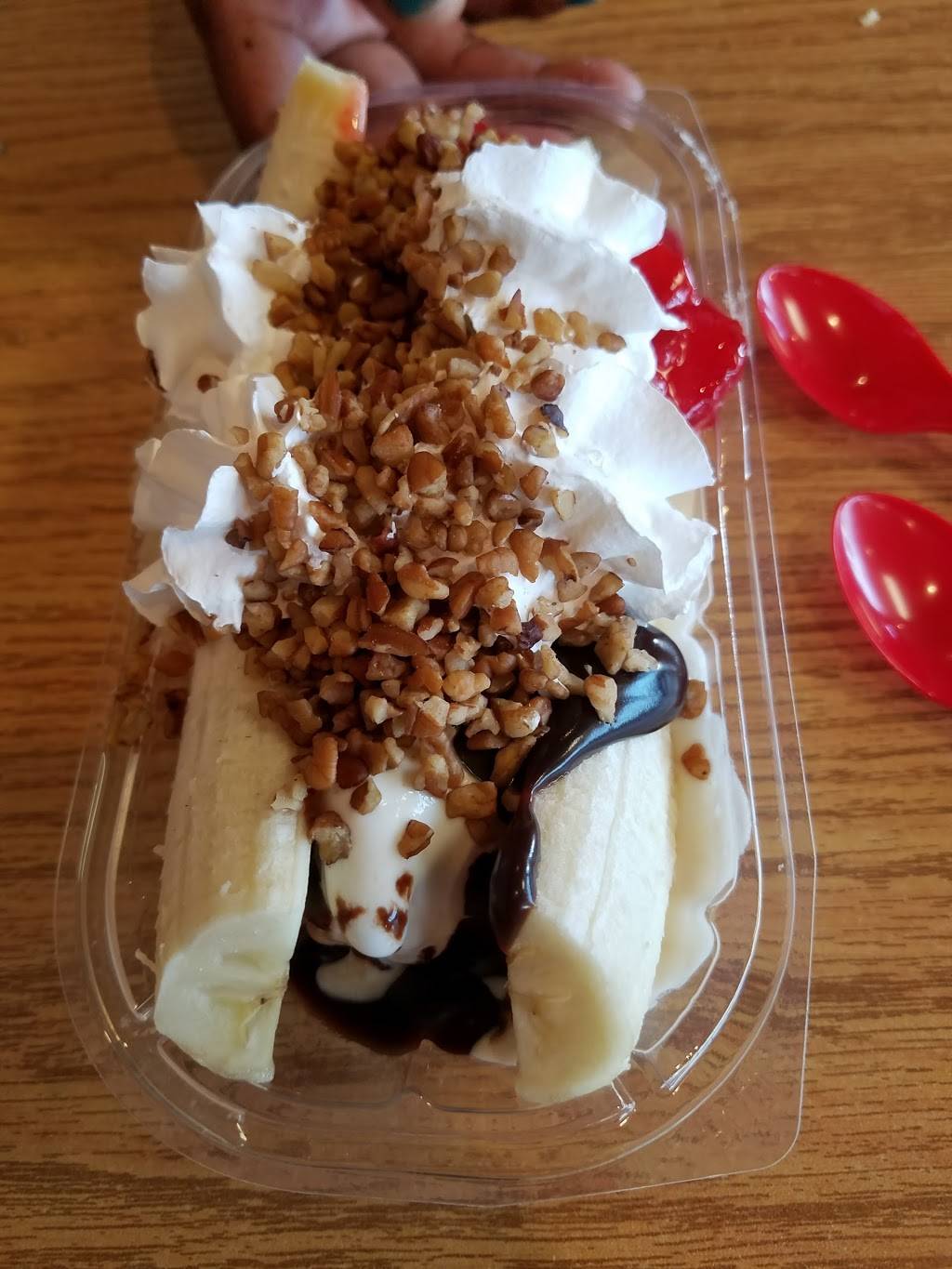 Dairy Queen Store | restaurant | 9222 S Zarzamora St, San Antonio, TX 78224, USA | 2109272695 OR +1 210-927-2695