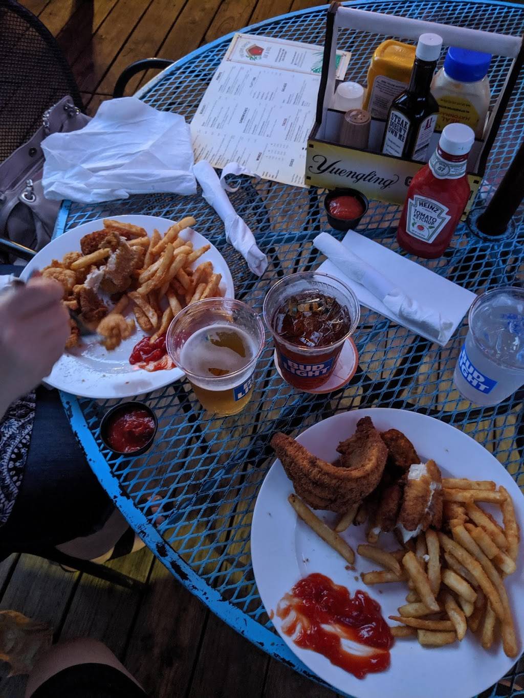 Love Shack | restaurant | 1013 Government St, Ocean Springs, MS 39564, USA | 2282151007 OR +1 228-215-1007