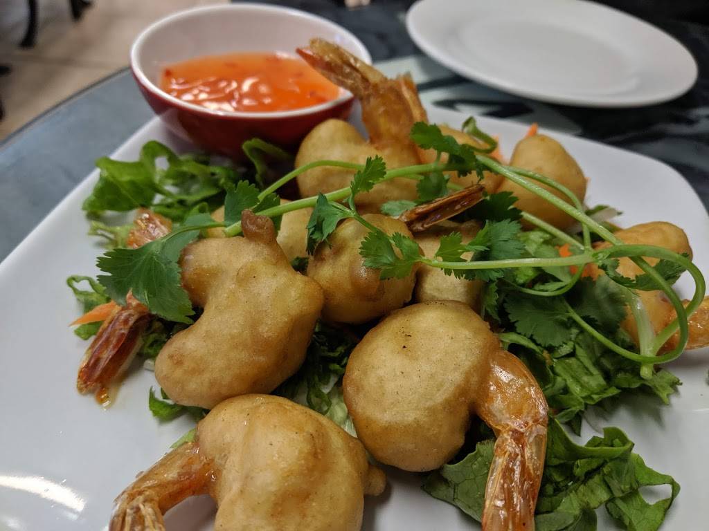 2000 Vietnam Restaurant | restaurant | 601 San Mateo Blvd SE, Albuquerque, NM 87108, USA | 5052320900 OR +1 505-232-0900