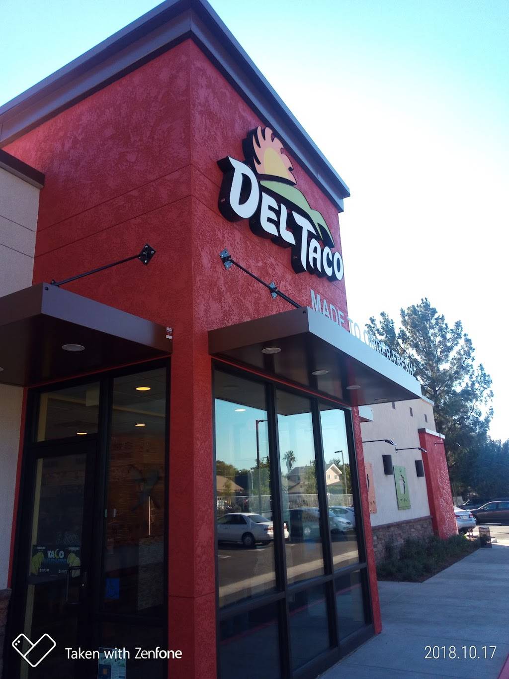 Del Taco | restaurant | 765 N Lake Ave, Pasadena, CA 91104, USA | 6262961204 OR +1 626-296-1204
