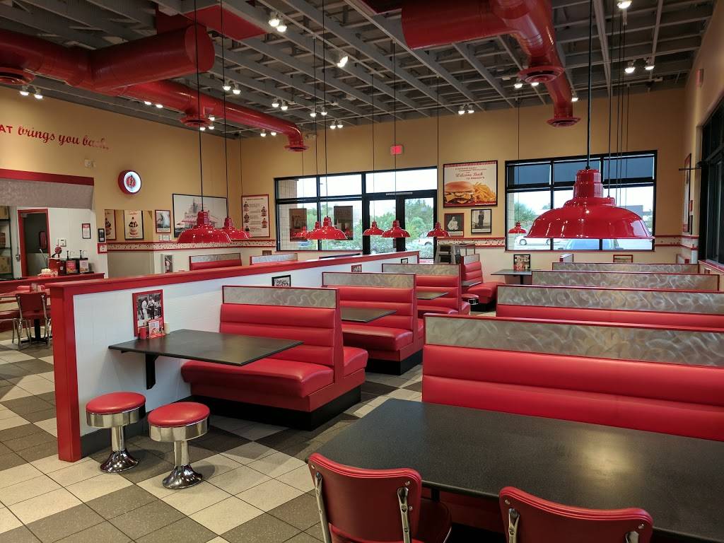 Freddys Frozen Custard & Steakburgers | restaurant | 1405 N Arizona Ave, Gilbert, AZ 85233, USA | 4802848142 OR +1 480-284-8142