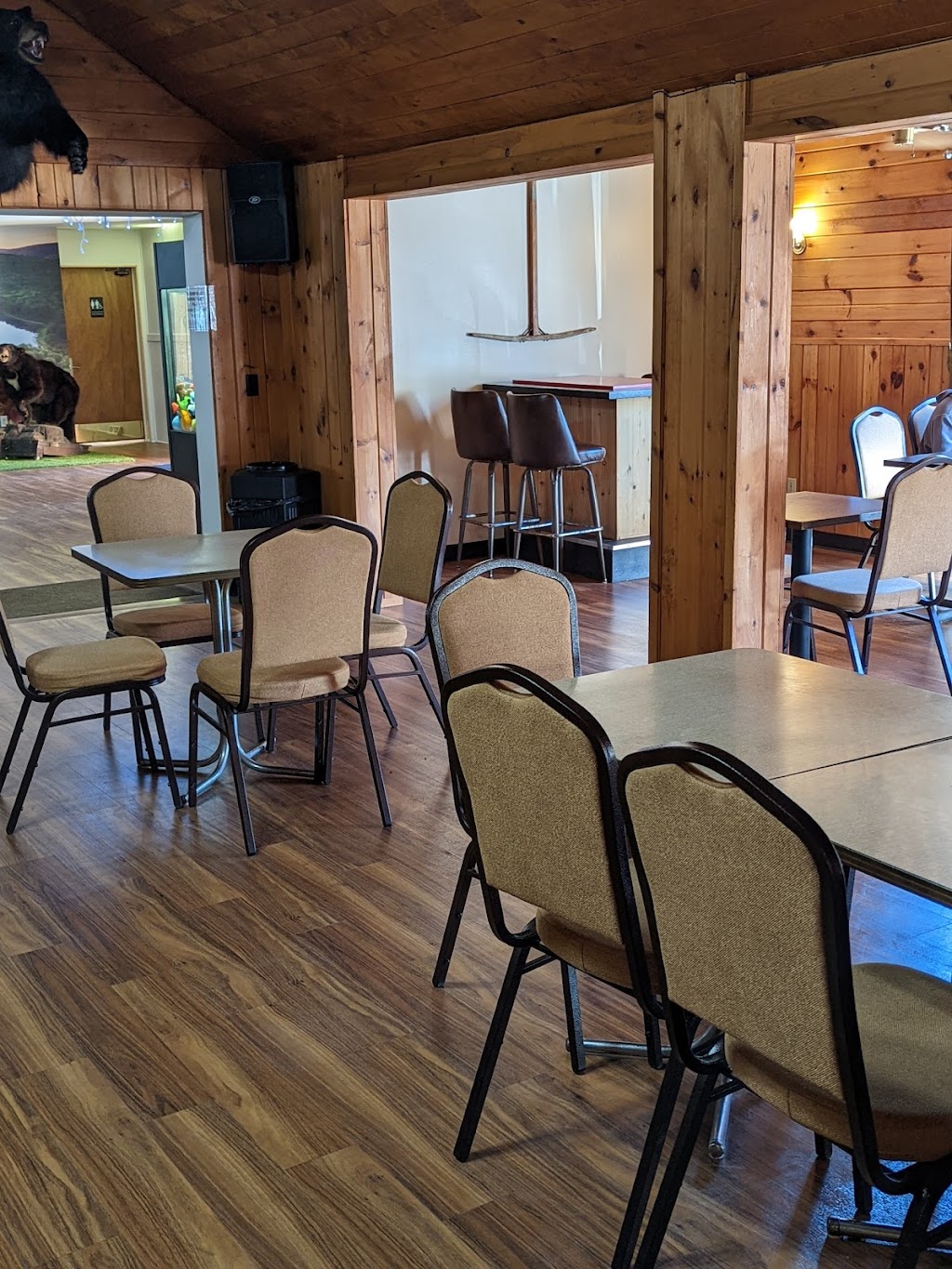 Porkies Outpost | restaurant | 251 Lincoln Ave, Ontonagon, MI 49953, USA | 9068855612 OR +1 906-885-5612