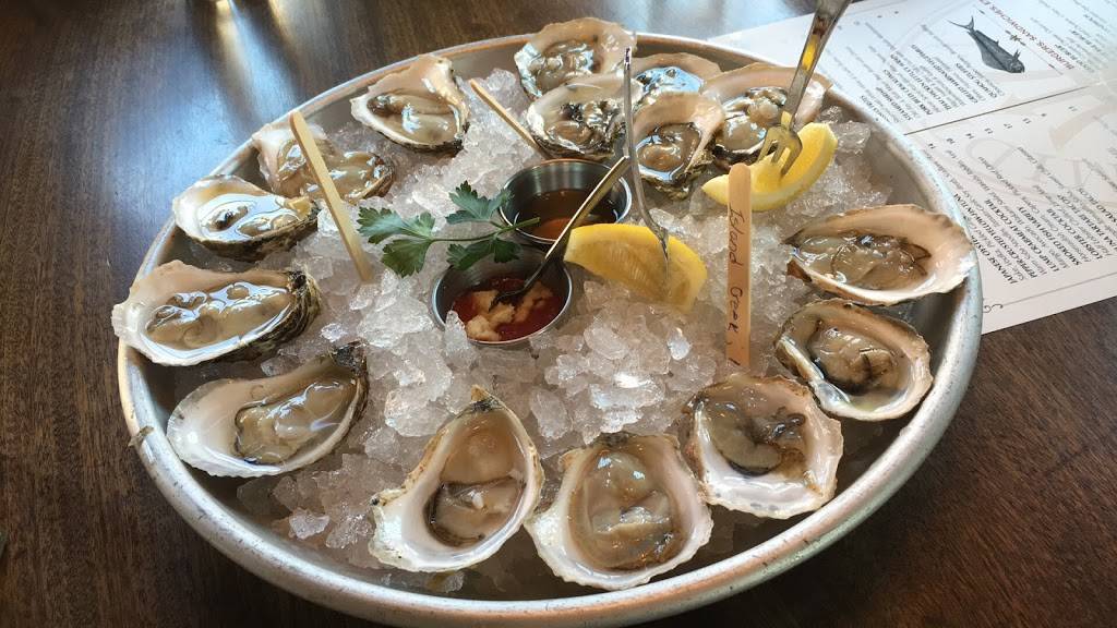 Midtown Oyster Bar | restaurant | 345 Thames St, Newport, RI 02840, USA | 4016194100 OR +1 401-619-4100