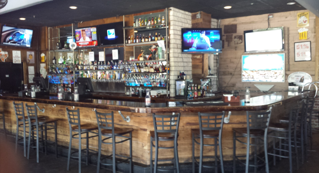 Spinners | restaurant | 14106 N Interstate Hwy 35, Austin, TX 78728, USA | 5129903665 OR +1 512-990-3665