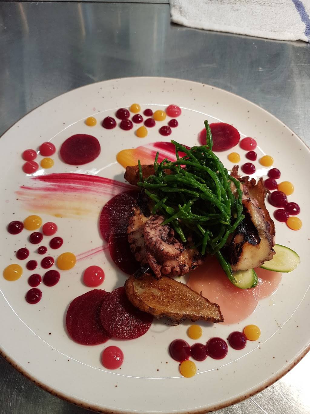 Hopkins | restaurant | 5626 Av de Monkland, Montréal, QC H4A 1E3, Canada | 5143791275 OR +1 514-379-1275