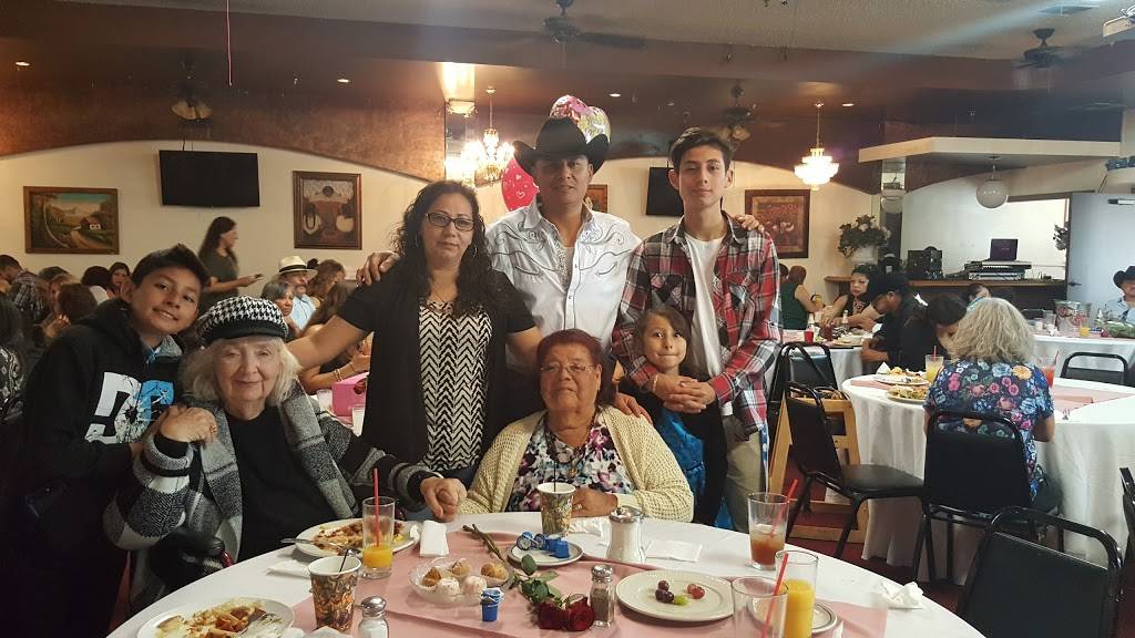 Casa Lopez Mexican Restaurant | restaurant | 325 S A St, Oxnard, CA 93030, USA | 8052409730 OR +1 805-240-9730