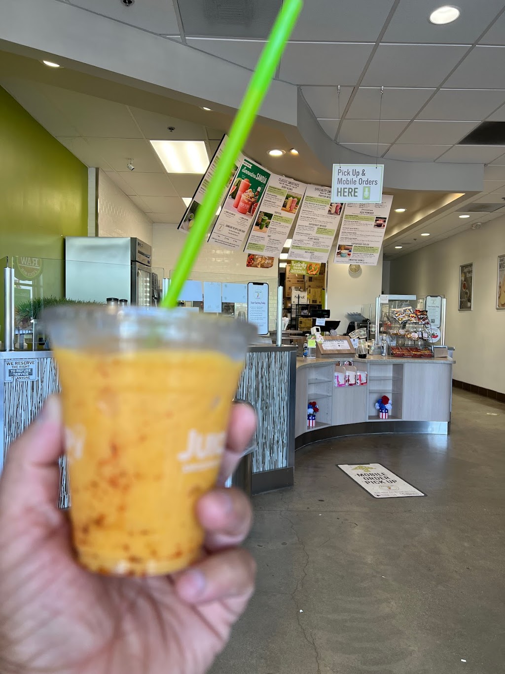 Juice It Up! | restaurant | 19069 Van Buren Boulevard Ste. 102, Riverside, CA 92508, USA | 9515658006 OR +1 951-565-8006