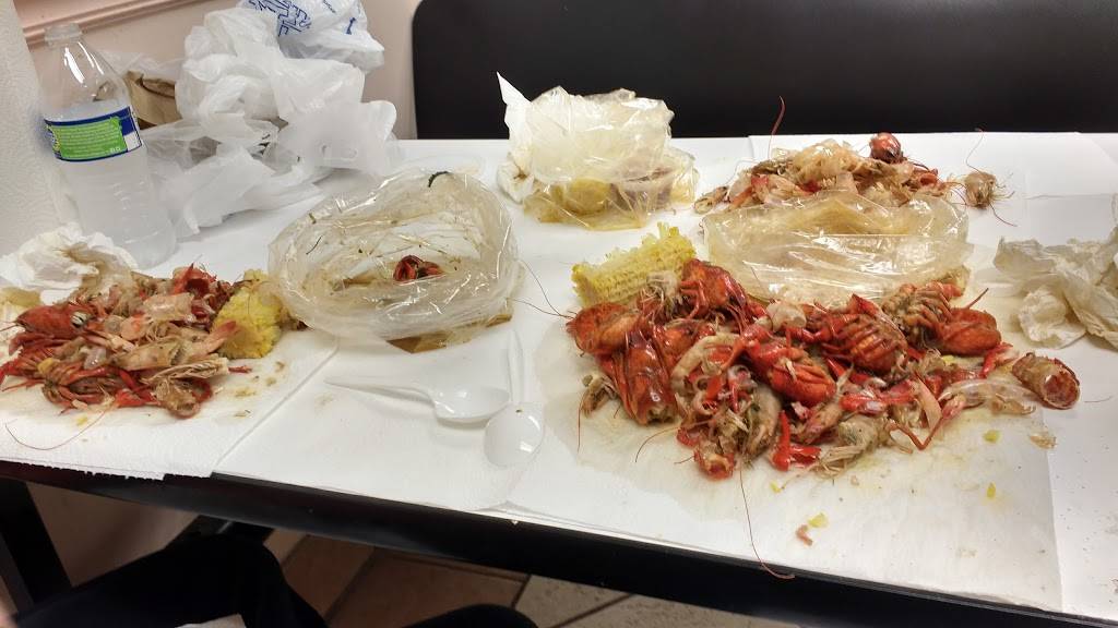 Lucky Jean Seafood | restaurant | 6746 Chef Menteur Hwy, New Orleans, LA 70126, USA | 5042457842 OR +1 504-245-7842