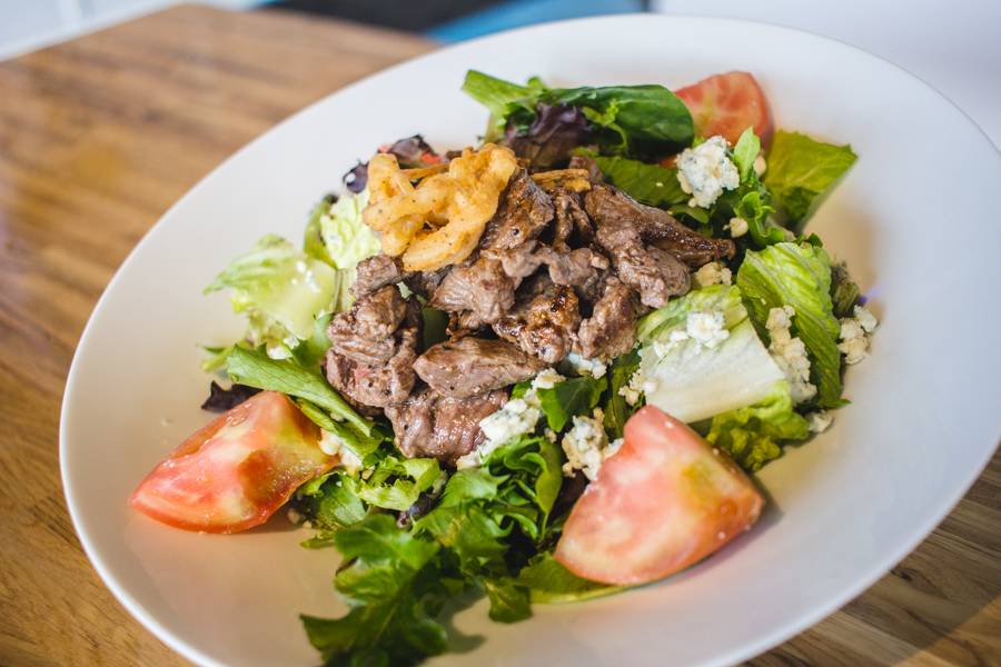 Mavi Waterfront Bar & Grill | restaurant | 2309 Beach Blvd, Jacksonville Beach, FL 32250, USA | 9043720045 OR +1 904-372-0045