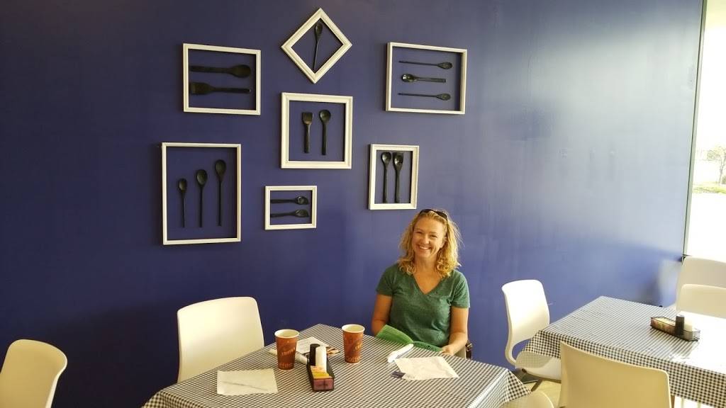 McSmiths Kitchen & Catering | restaurant | 3791 New Town Blvd, St Charles, MO 63301, USA | 6364936023 OR +1 636-493-6023