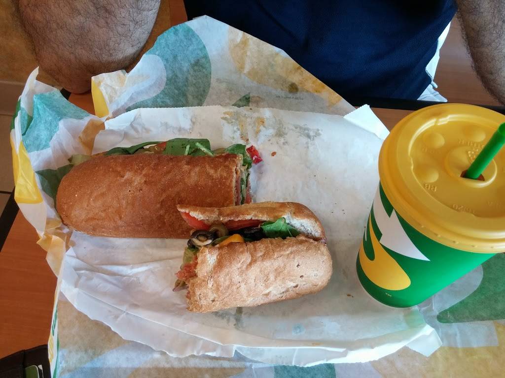 Subway | meal takeaway | 472 Norfolk St S, Simcoe, ON N3Y 2X3, Canada | 5194293000 OR +1 519-429-3000