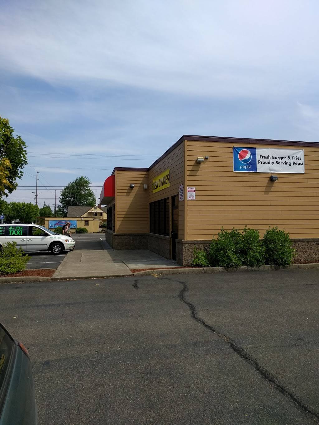 Burger Queen | restaurant | 1002 SW Queen Ave, Albany, OR 97321, USA | 5419812039 OR +1 541-981-2039