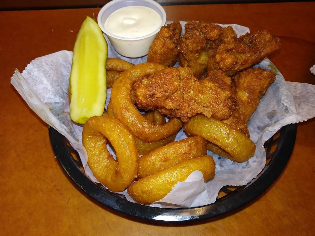 Beach House | restaurant | 198 N Shore Dr, Crystal, MI 48818, USA | 9892354969 OR +1 989-235-4969