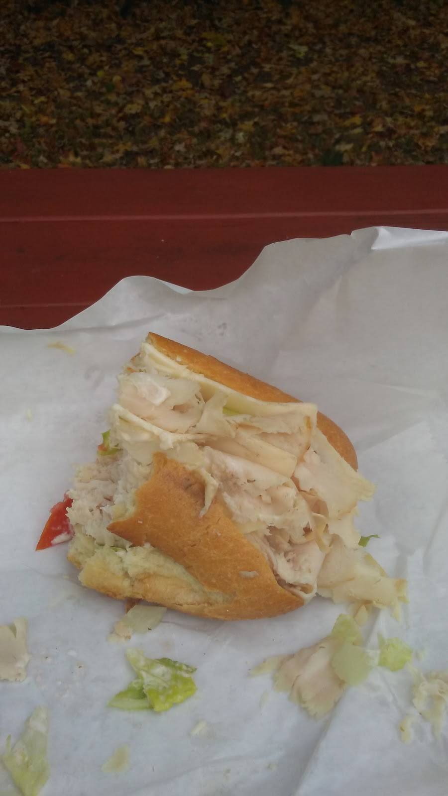 Freds Deli On Main LLC | restaurant | 138 Main St, Berlin, CT 06037, USA | 8608296262 OR +1 860-829-6262