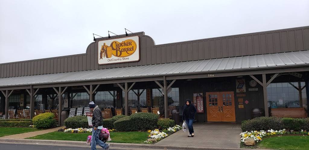 Cracker Barrel Old Country Store | restaurant | 5304 N Galloway Ave, Mesquite, TX 75150, USA | 9726819351 OR +1 972-681-9351