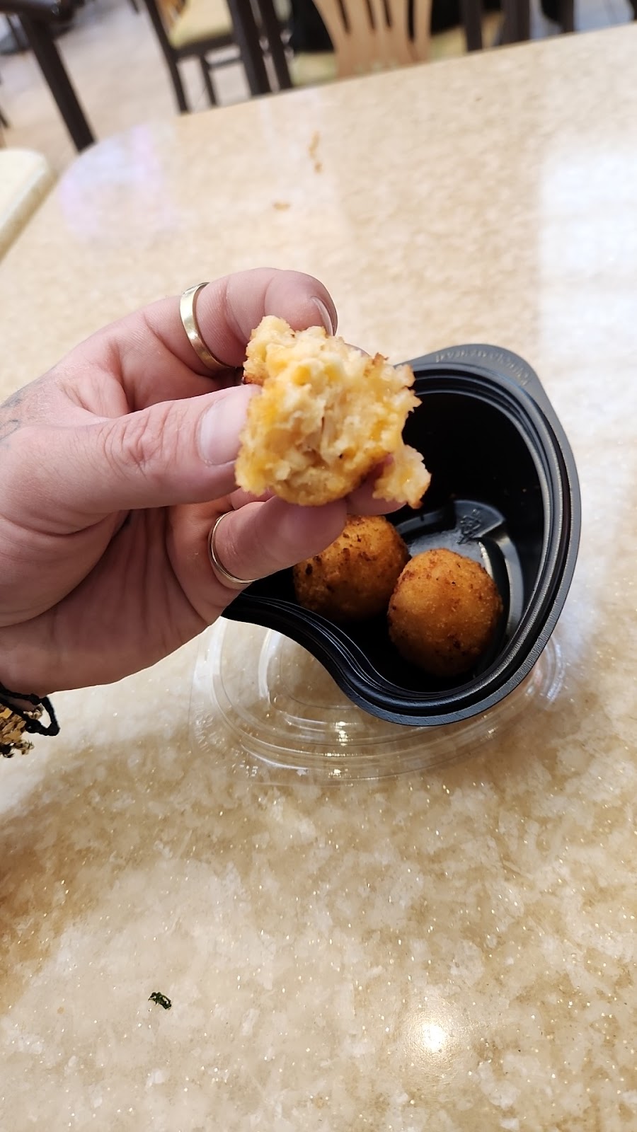 I Heart Mac & Cheese | restaurant | 3111 W Chandler Blvd, Chandler, AZ 85226, USA | 4808052900 OR +1 480-805-2900