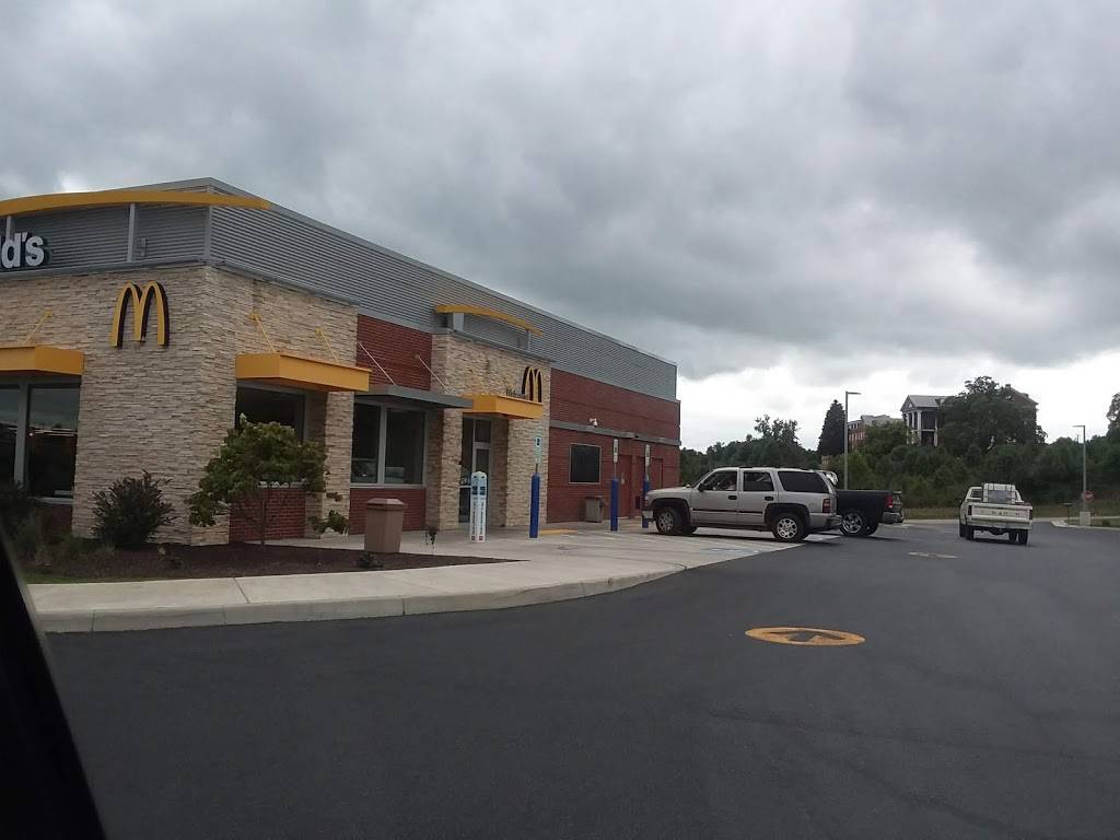 McDonalds | restaurant | 99 George Cochran Pkwy, Staunton, VA 24401, USA | 5408873314 OR +1 540-887-3314