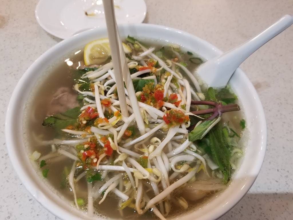 Pho Cuu Long Mien Tay | restaurant | 2522 Jane St, North York, ON M3L 1S1, Canada | 6475260006 OR +1 647-526-0006