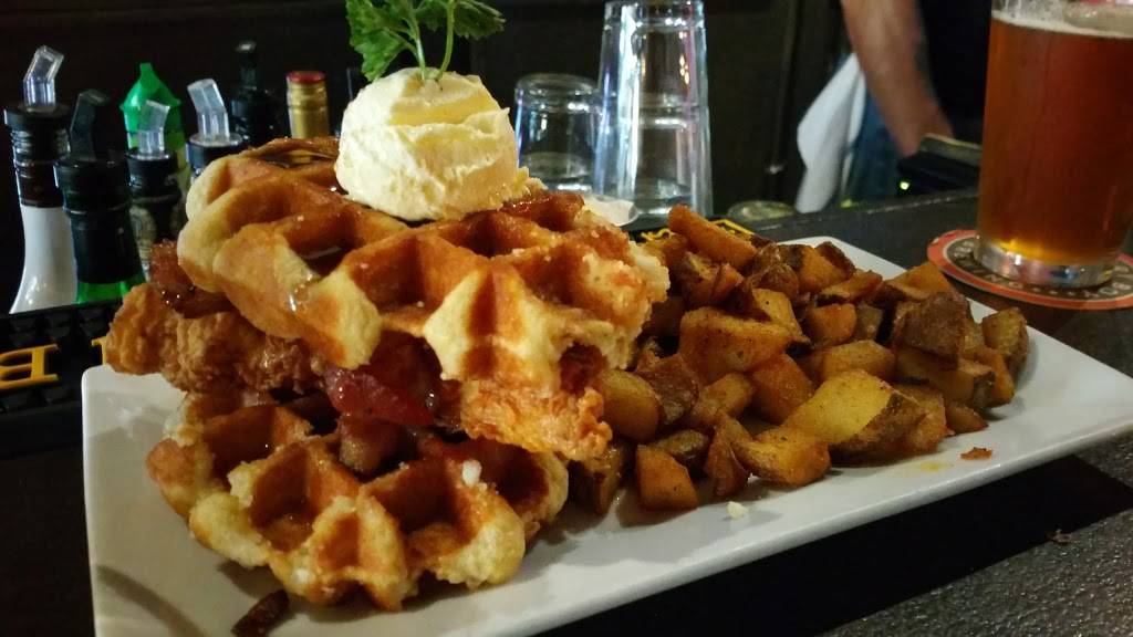 Huntington Ale House | restaurant | 1318 4th Ave, Huntington, WV 25701, USA | 3045222537 OR +1 304-522-2537