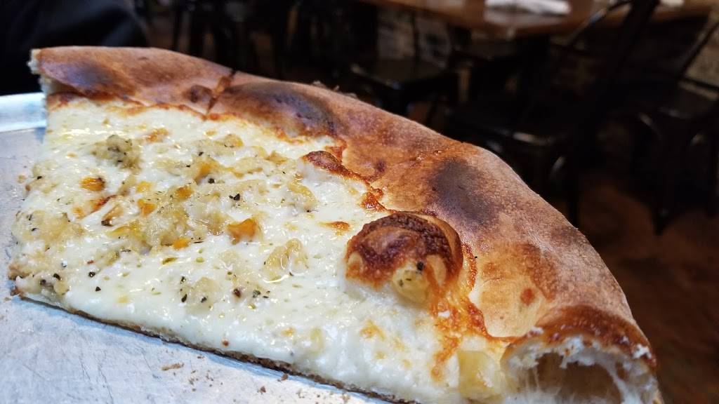 Fino Wood Fired Pizza & Bar | restaurant | 663 Main St, Watertown, CT 06795, USA | 8602385080 OR +1 860-238-5080