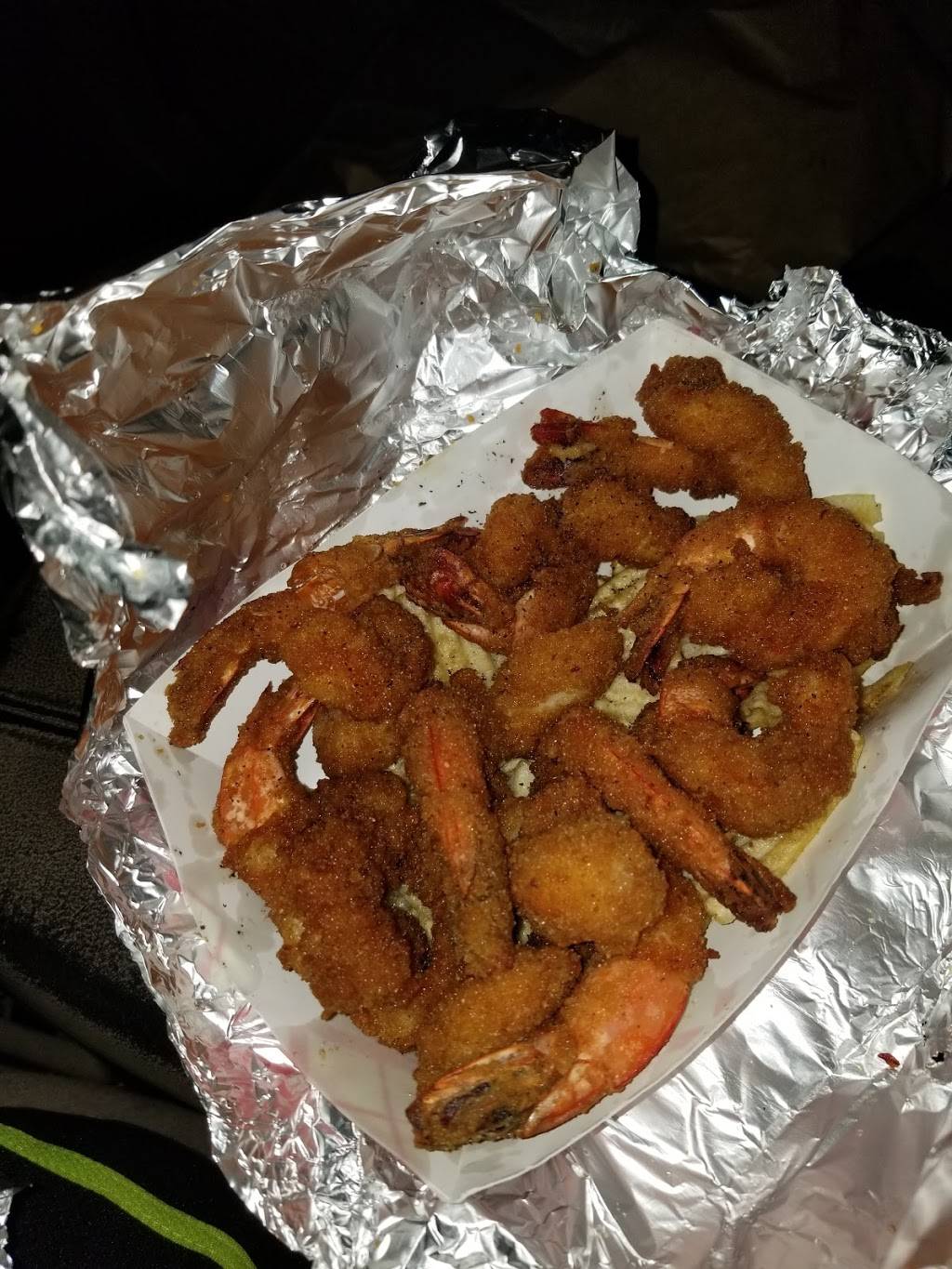 Sid Bookers Shrimp Corner | restaurant | 4600 N Broad St, Philadelphia, PA 19140, USA | 2153294455 OR +1 215-329-4455