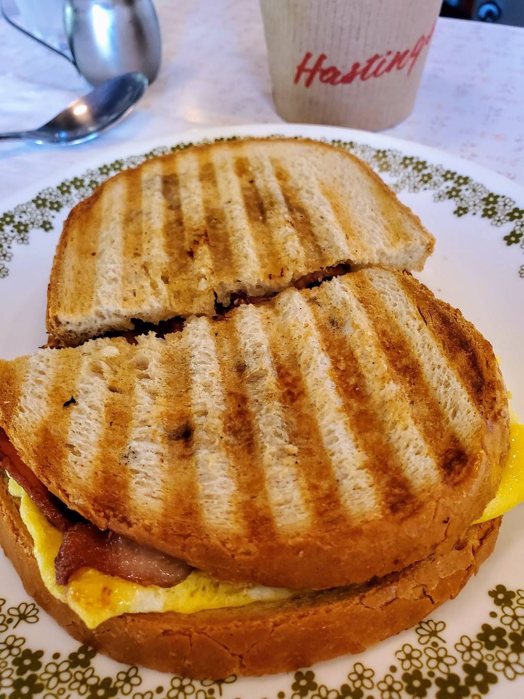 Hastings Snack Bar | restaurant | 5 Hastings Ave, Toronto, ON M4L 2L1, Canada | 6478509260 OR +1 647-850-9260